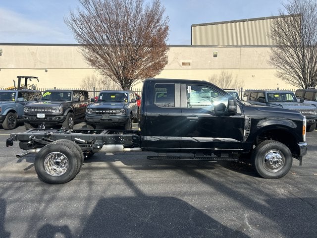 2026 Ford Super Duty F-350 DRW XL