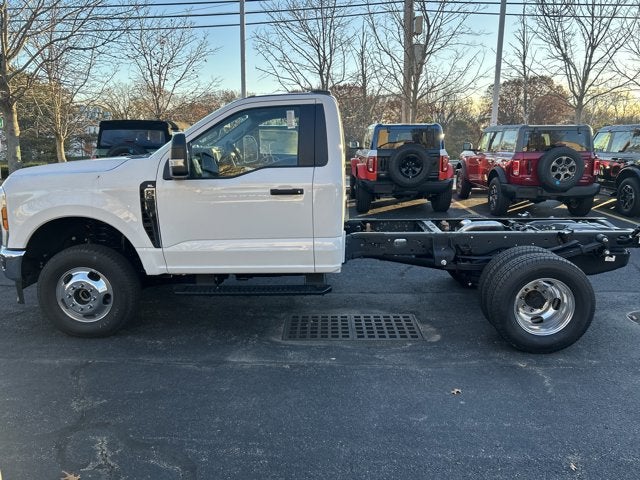 2026 Ford Super Duty F-350 DRW XL