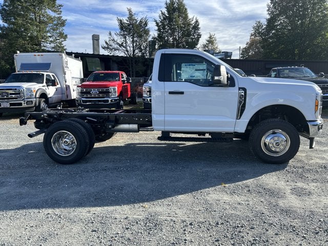 2026 Ford Super Duty F-350 DRW XL