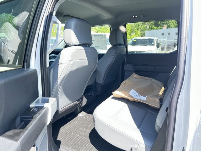 2025 Ford Super Duty F-550 DRW XL