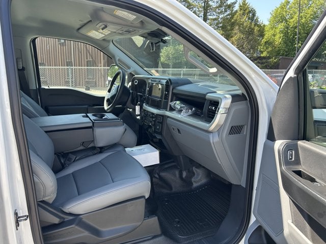 2025 Ford Super Duty F-550 DRW XL