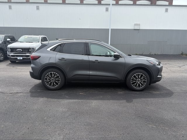 2025 Ford Escape PHEV (Manager's Demo)