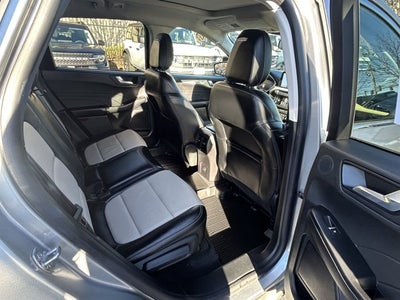 2022 Ford Escape Titanium Hybrid