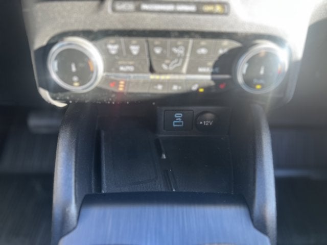 2022 Ford Escape Titanium Hybrid