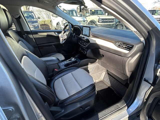 2022 Ford Escape Titanium Hybrid