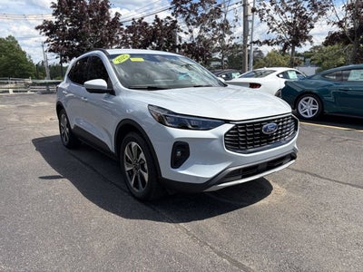 2025 Ford Escape Platinum