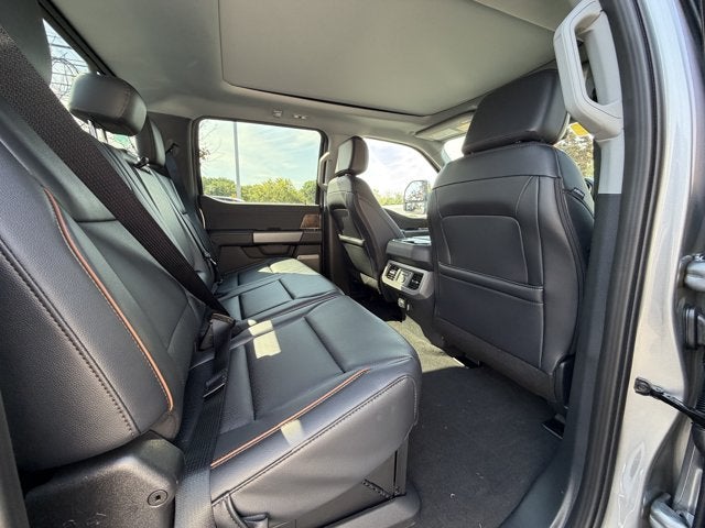 2027 Ford Super Duty F-250 LARIAT Crew Cab