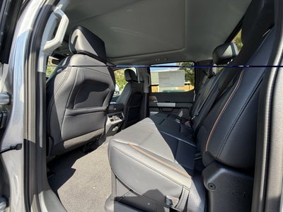 2027 Ford Super Duty F-250 LARIAT Crew Cab