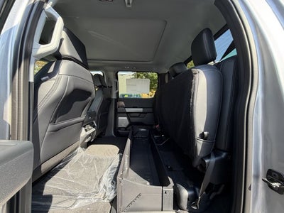 2027 Ford Super Duty F-250 LARIAT Crew Cab
