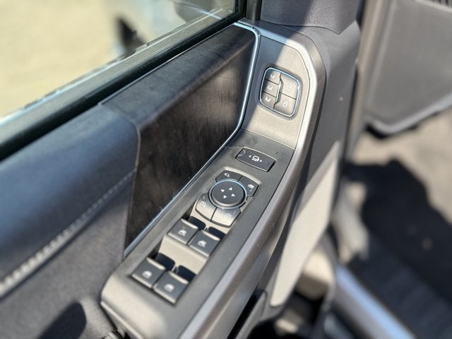 2027 Ford Super Duty F-250 LARIAT Crew Cab