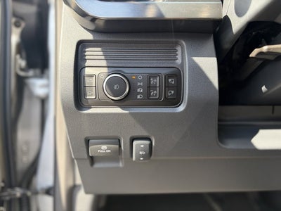 2027 Ford Super Duty F-250 LARIAT Crew Cab