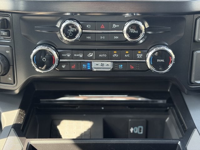 2027 Ford Super Duty F-250 LARIAT Crew Cab