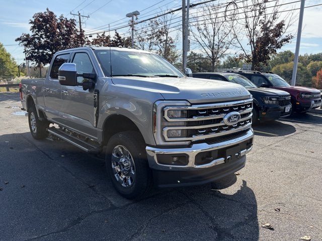 2027 Ford Super Duty F-250 LARIAT Crew Cab
