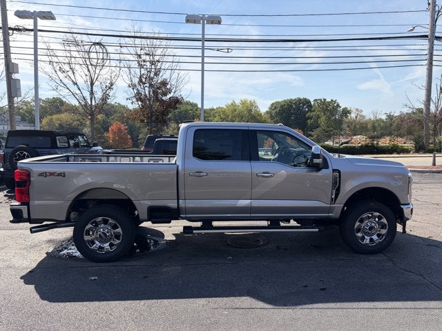 2027 Ford Super Duty F-250 LARIAT Crew Cab