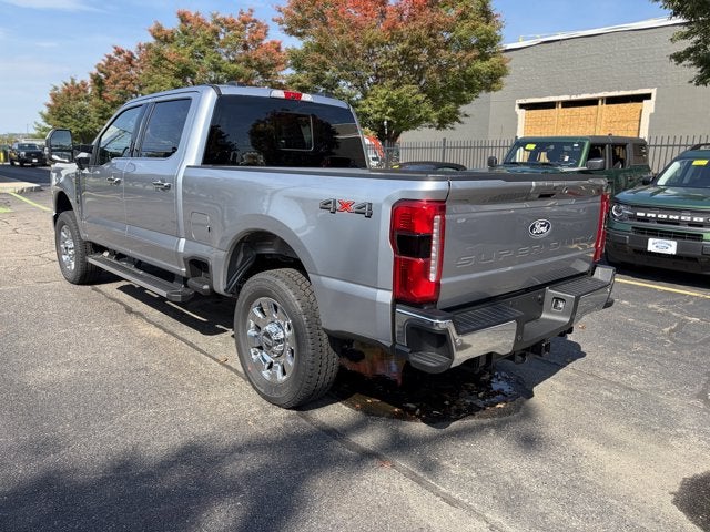 2027 Ford Super Duty F-250 LARIAT Crew Cab