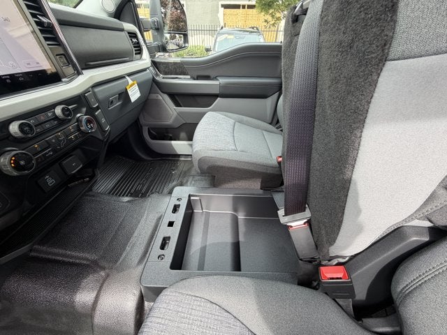 2027 Ford Super Duty F-250 XLT Crew Cab