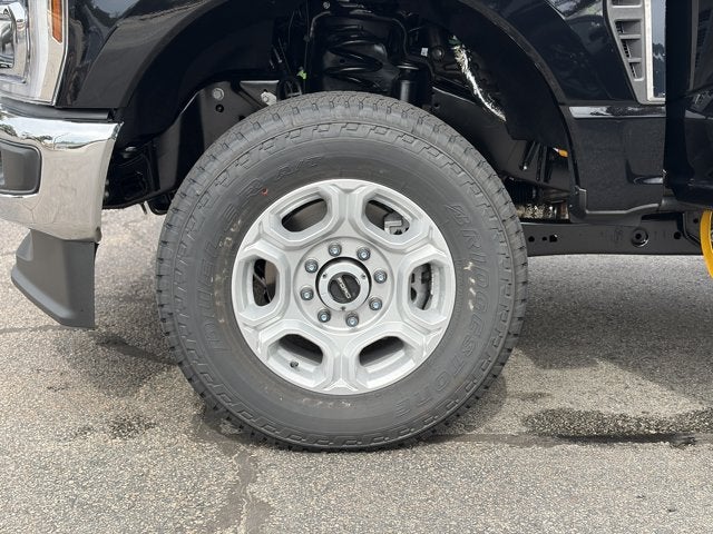 2027 Ford Super Duty F-250 XLT Crew Cab