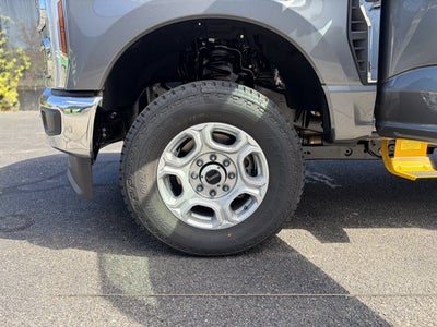 2027 Ford Super Duty F-250 XLT Crew Cab