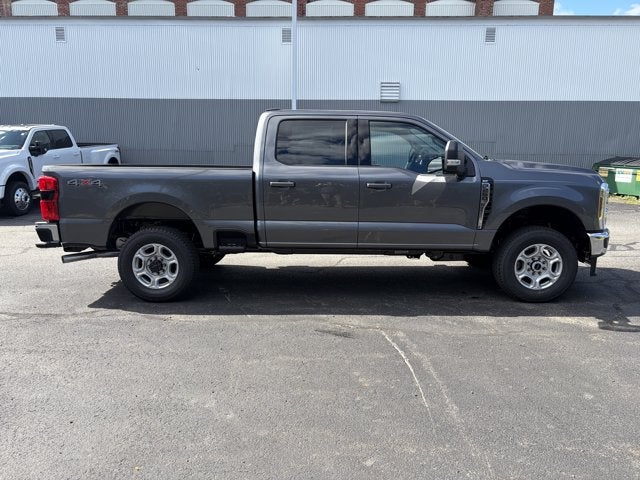 2027 Ford Super Duty F-250 XLT Crew Cab