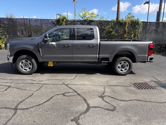 2027 Ford Super Duty F-250 XLT Crew Cab