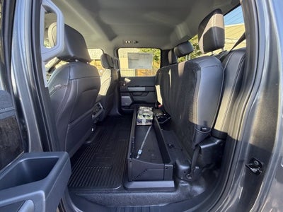 2027 Ford Super Duty F-250 LARIAT Crew Cab