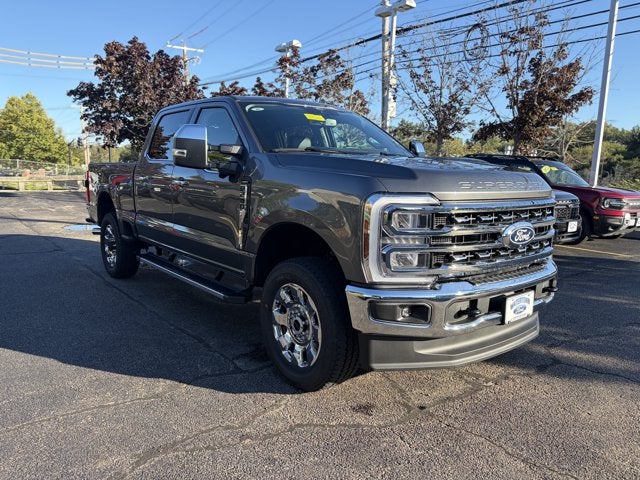 2027 Ford Super Duty F-250 LARIAT Crew Cab