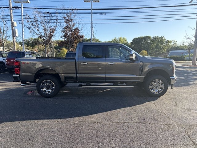 2027 Ford Super Duty F-250 LARIAT Crew Cab