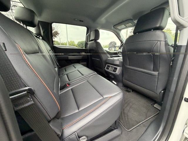 2027 Ford Super Duty F-250 LARIAT Crew Cab