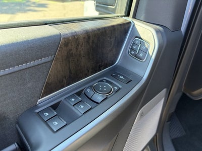 2027 Ford Super Duty F-250 LARIAT Crew Cab