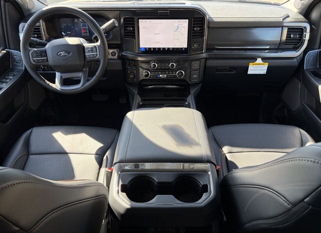 2027 Ford Super Duty F-250 LARIAT Crew Cab