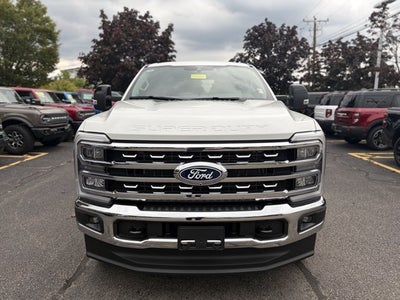 2027 Ford Super Duty F-250 LARIAT Crew Cab