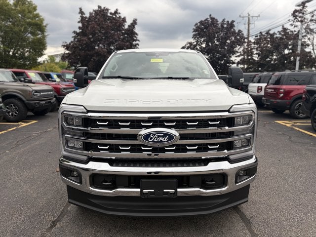 2027 Ford Super Duty F-250 LARIAT Crew Cab