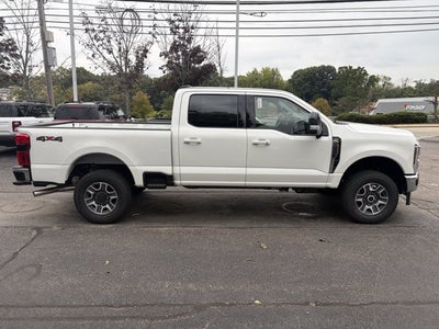 2027 Ford Super Duty F-250 LARIAT Crew Cab