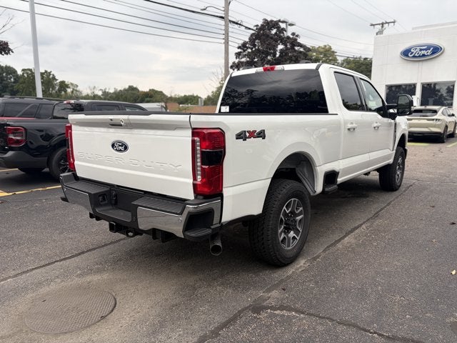 2027 Ford Super Duty F-250 LARIAT Crew Cab