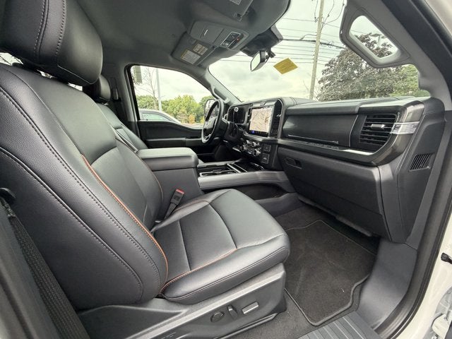 2027 Ford Super Duty F-250 LARIAT Crew Cab