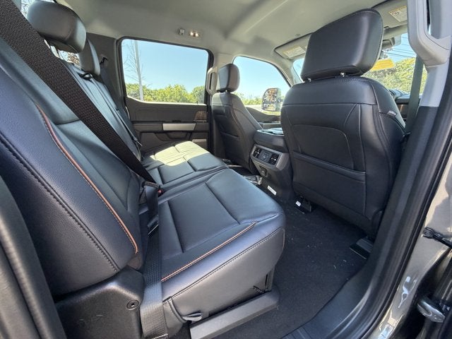 2027 Ford Super Duty F-250 LARIAT Crew Cab