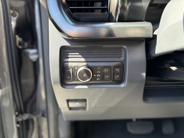 2027 Ford Super Duty F-250 LARIAT Crew Cab