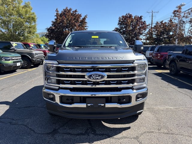 2027 Ford Super Duty F-250 LARIAT Crew Cab