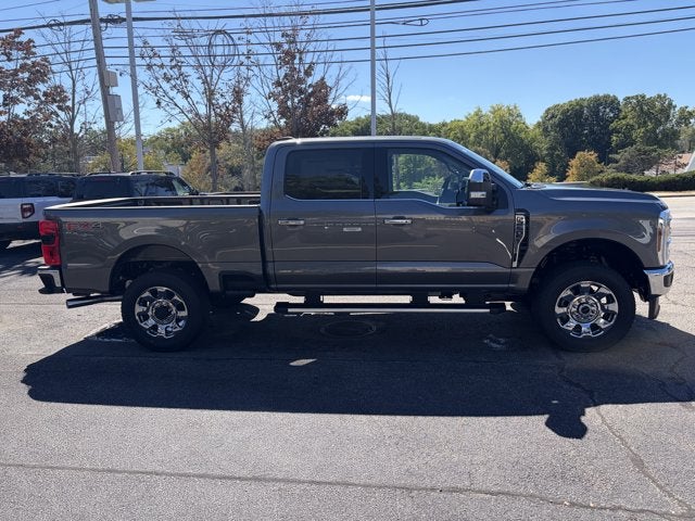 2027 Ford Super Duty F-250 LARIAT Crew Cab