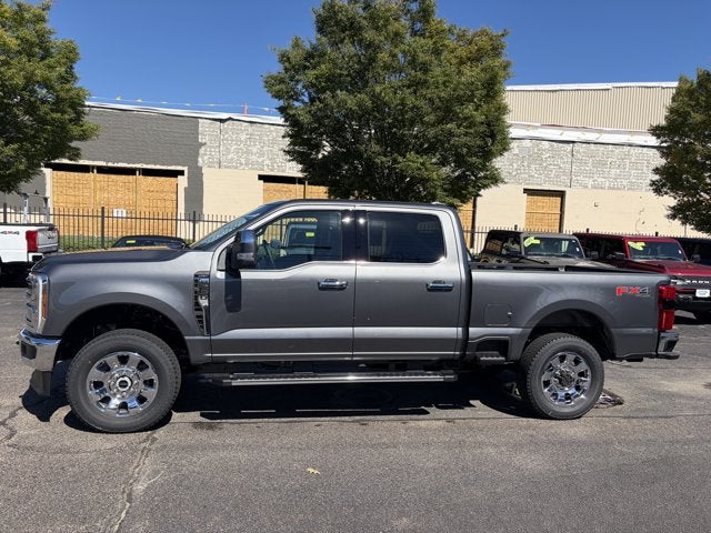 2027 Ford Super Duty F-250 LARIAT Crew Cab