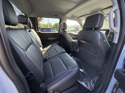2027 Ford Super Duty F-250 LARIAT Crew Cab