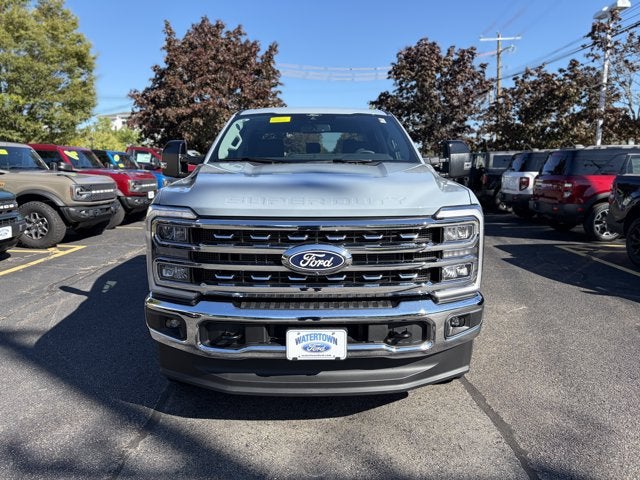 2027 Ford Super Duty F-250 LARIAT Crew Cab