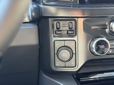 2027 Ford Super Duty F-250 LARIAT Crew Cab