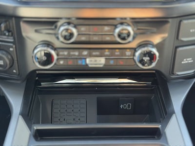 2027 Ford Super Duty F-250 LARIAT Crew Cab