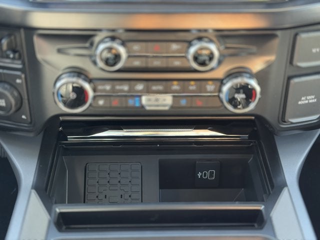 2027 Ford Super Duty F-250 LARIAT Crew Cab