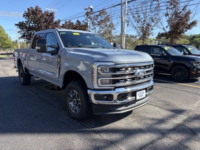 2027 Ford Super Duty F-250 LARIAT Crew Cab