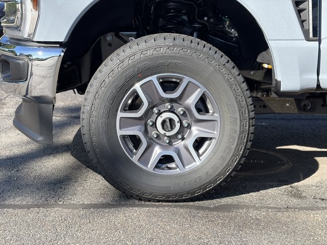 2027 Ford Super Duty F-250 LARIAT Crew Cab