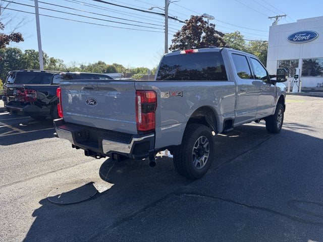 2027 Ford Super Duty F-250 LARIAT Crew Cab