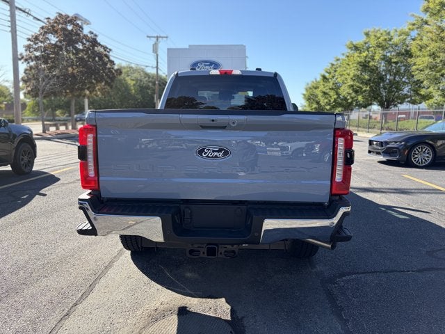 2027 Ford Super Duty F-250 LARIAT Crew Cab