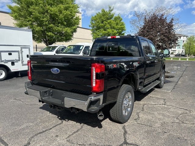 2025 Ford Super Duty F-350 SRW LARIAT (Manager Demo)